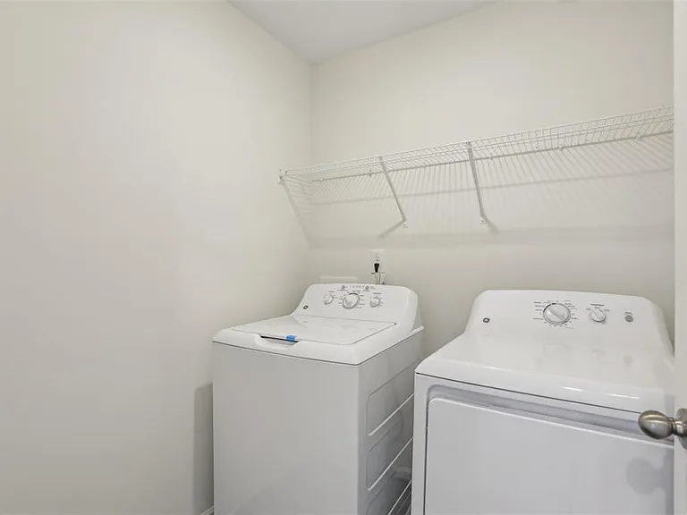 2587 Grey Hawk Dr — Photo 43