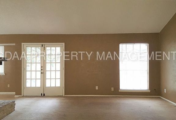 3rd image of 7308 Loganberry Dr