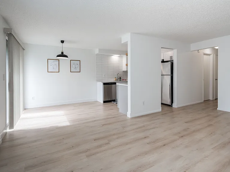 9105 SE 32nd Ave #10 — Photo 6