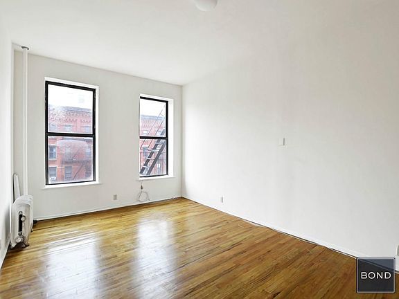 4th image of 101 W 104th St APT 6