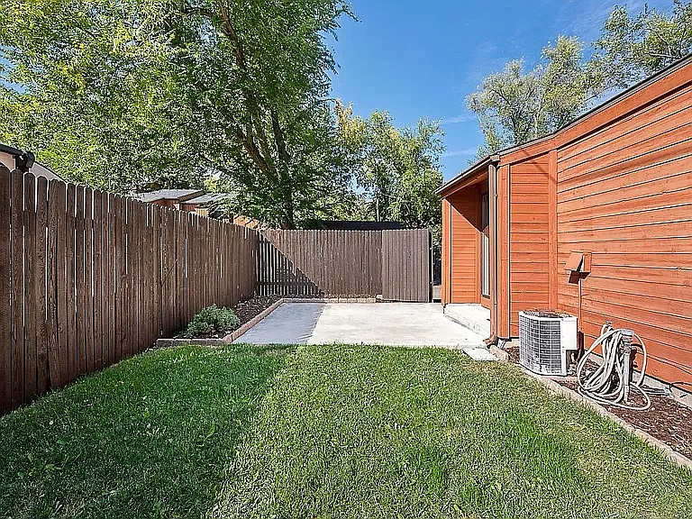 2709 N 24th St — Photo 10