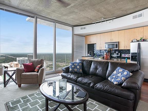 5th image of 155 Court Ave #2707