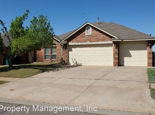 9409 Crooked Creek Ln, Moore, OK 73160