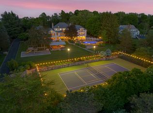 10 Old Castle Dr, Newtown, CT 06470