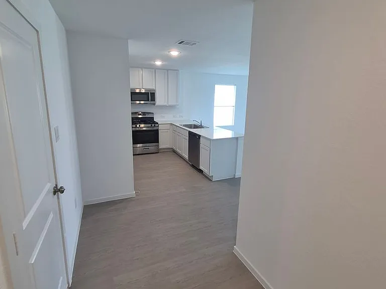 3164 Dispatch Dr — Photo 13