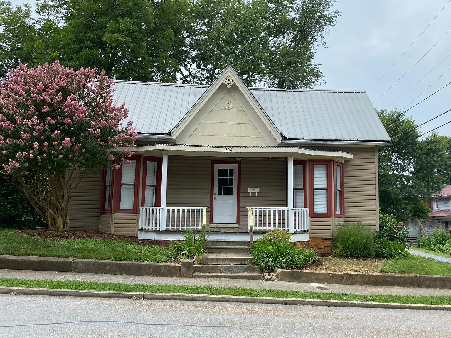 2 bed, 1068 sqft, $1,800 — Photo 1