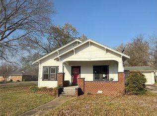 702 N 5th St, Paris, AR 72855