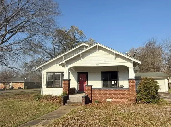 702 N 5th St, Paris, AR 72855