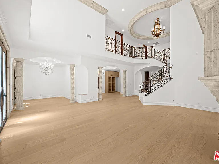 119 N Maple Dr — Photo 5