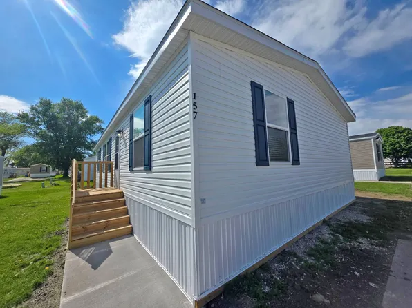 781 W Walcott Rd #157, Walcott, IA 52773
