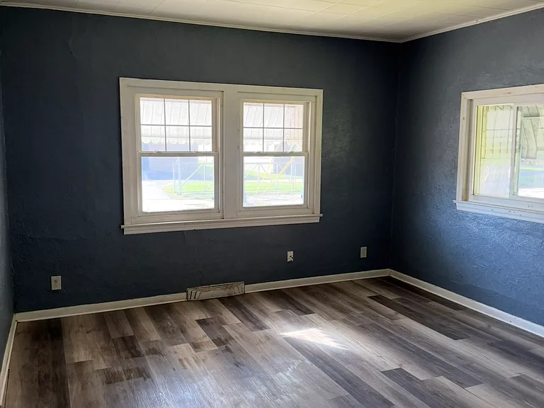807 S Union St — Photo 5