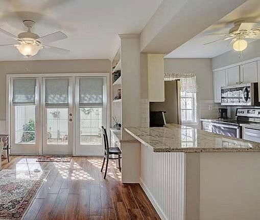 5th image of 12662 Rip Van Winkle Dr #8