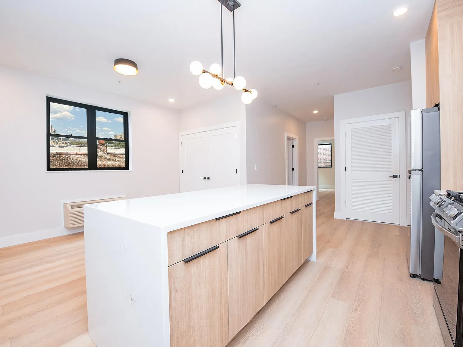 1 bed, 1.0 bath, $2,700 — Photo 3