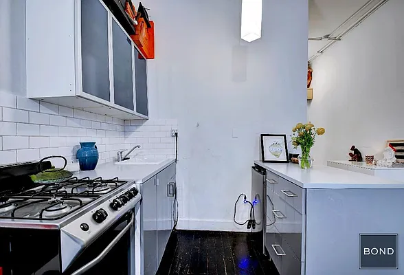 Rented by Bond New York | media 21