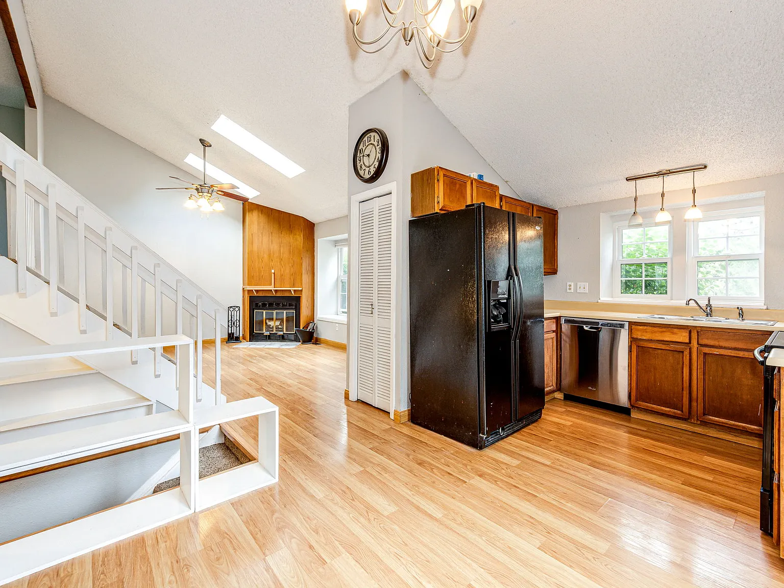 3 bed, 1134 sqft, $2,250 — Photo 1