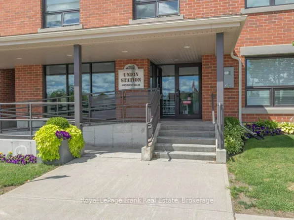 58 Glenelg St W #103, Kawartha Lakes, ON K9V 1Z3
