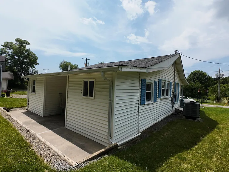 540 Oakwood St — Photo 20