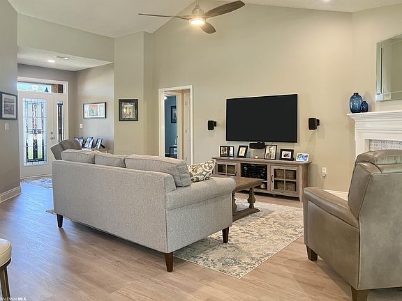 2nd image of 663 Magnolia Cir