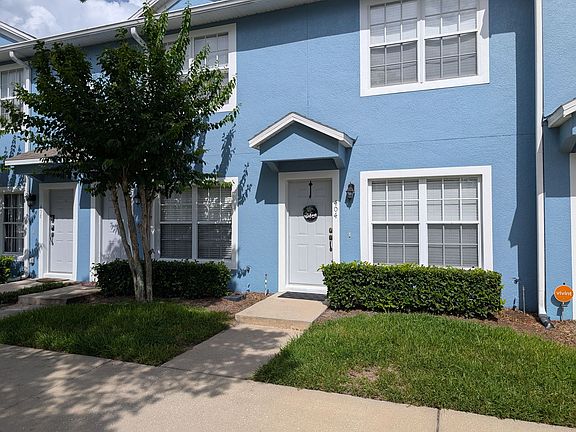 2nd image of 404 Wilton Cir