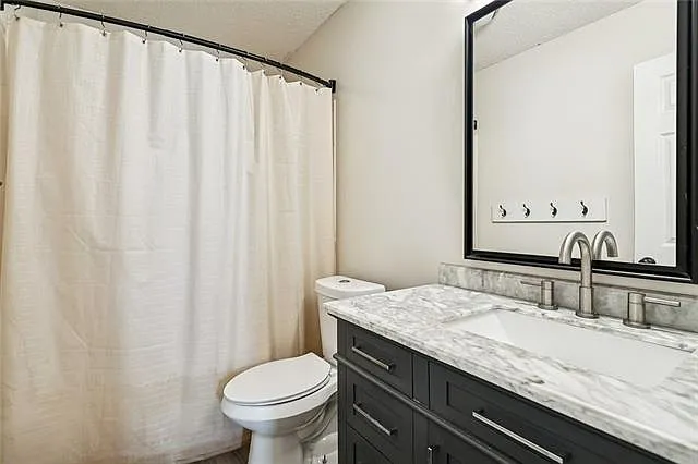 3001 Meadow Lake Dr E — Photo 11