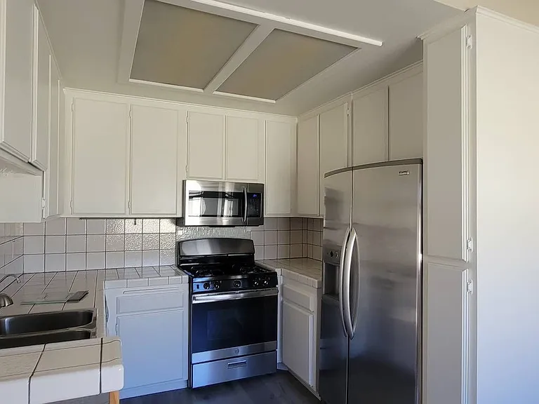 1453 Essex St #5 — Photo 24