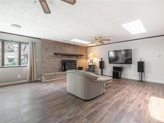 3rd image of 2031 Washington Creek Ln