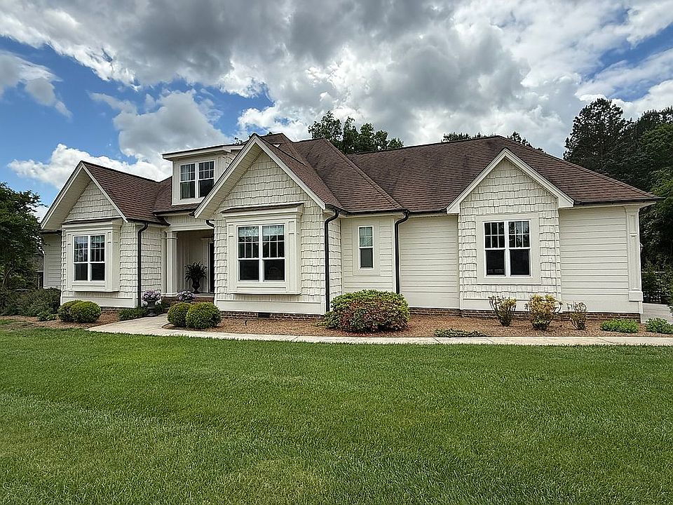 1st image of 2725 Red Oak Dr NW