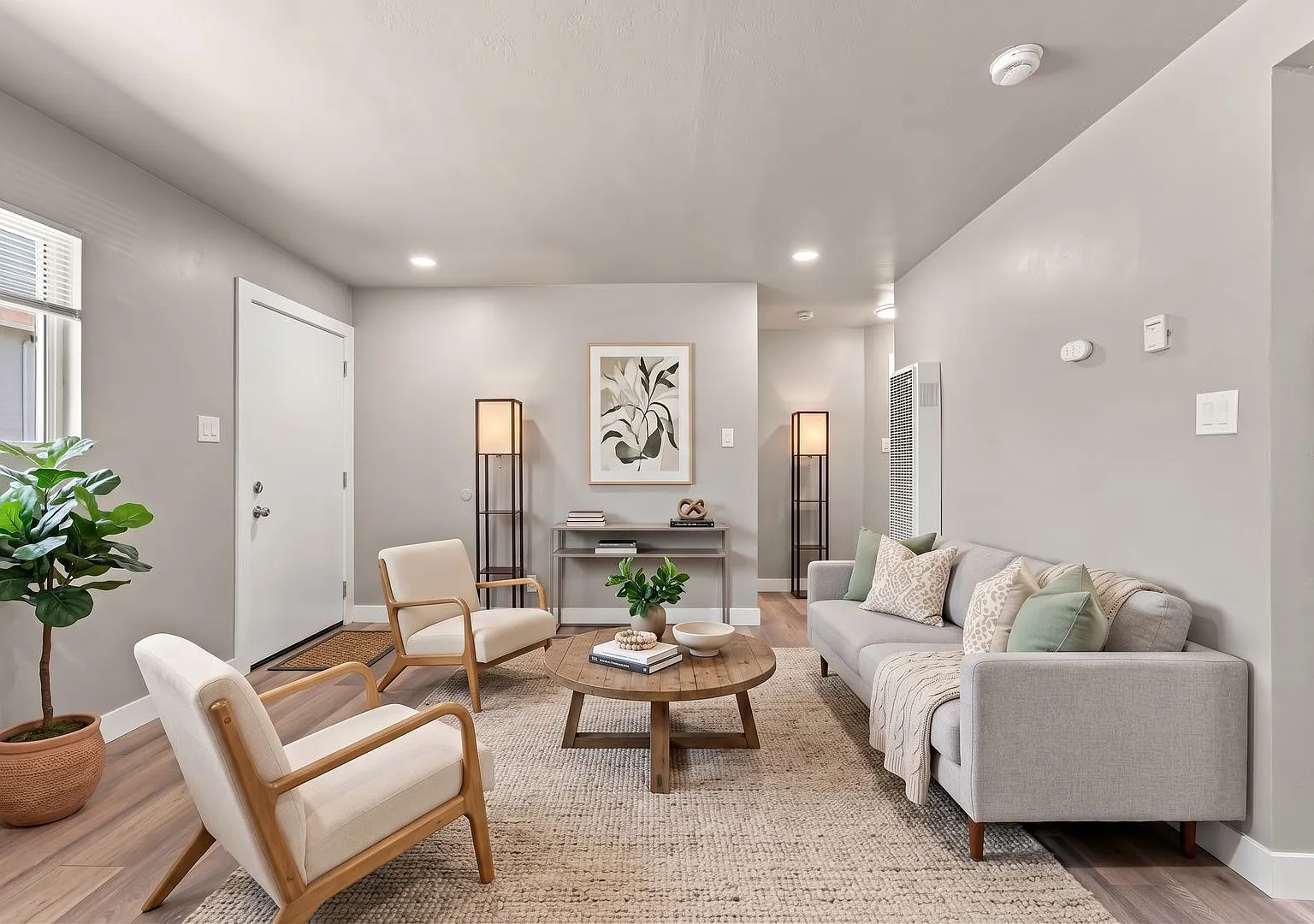 Newly Remodeled 2 Bed, 1 Bath in Hayward | Modern Finishes & Turf Backyard — Photo 1