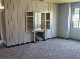 433 Dunreath Dr NE, Cedar Rapids, IA 52402