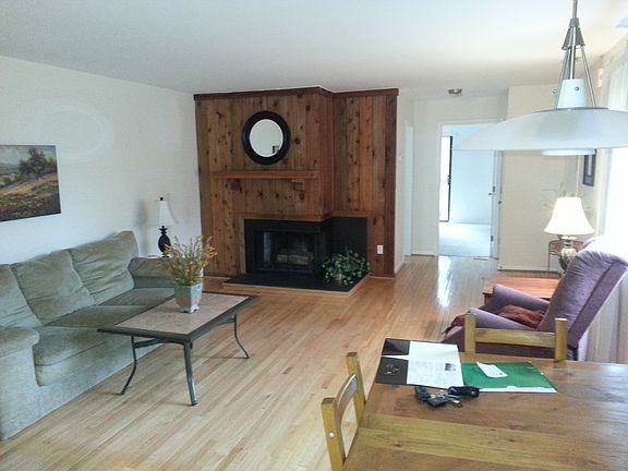3rd image of 115 Brookberry Cir #115