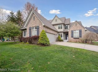 4656 Villa France Dr, Brighton, MI