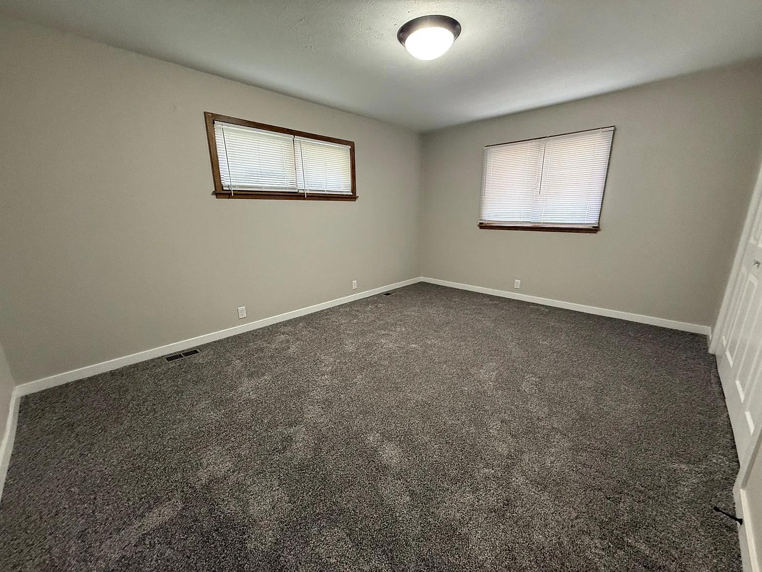 4 bed, 2112 sqft, $1,970 — Photo 3