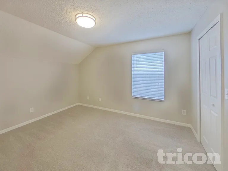 914 Cape Cod Cir — Photo 11