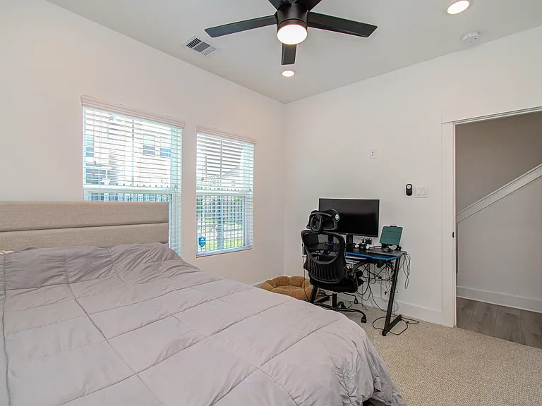 8325 Springwood Creek Ln — Photo 9