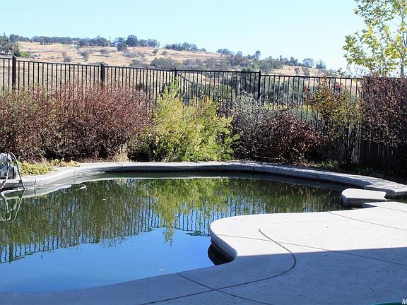 4th image of 7031 Hearst Dr