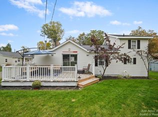511 Park Dr, Gregory, MI 48137