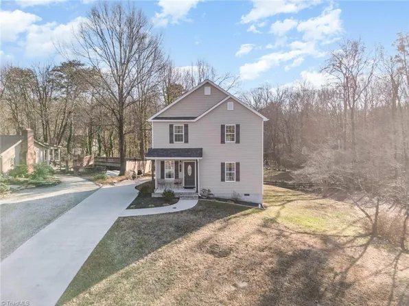 201 Hendrix Dr, Kernersville, NC 27284