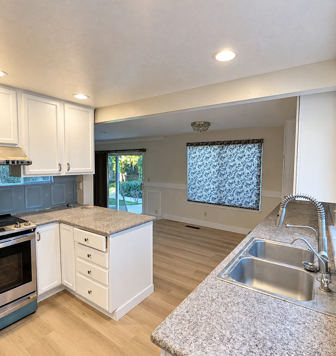 5 bed, 2830 sqft, $7,200 — Photo 4