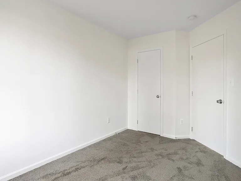 8852 Mansion View Ct — Photo 13