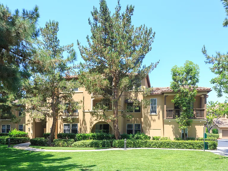 Estancia Apartment Homes — Photo 5