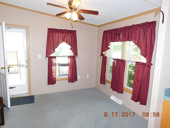 2nd image of 10 Carol Ann Dr
