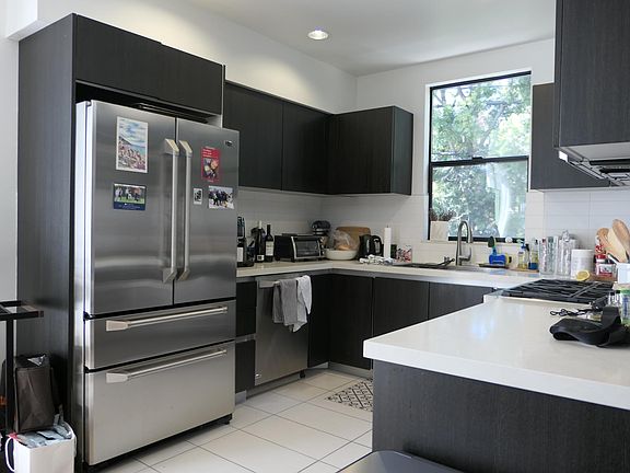 2nd image of 843 N Fuller Ave #303