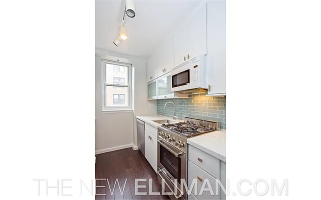 Rented by Douglas Elliman | media 21