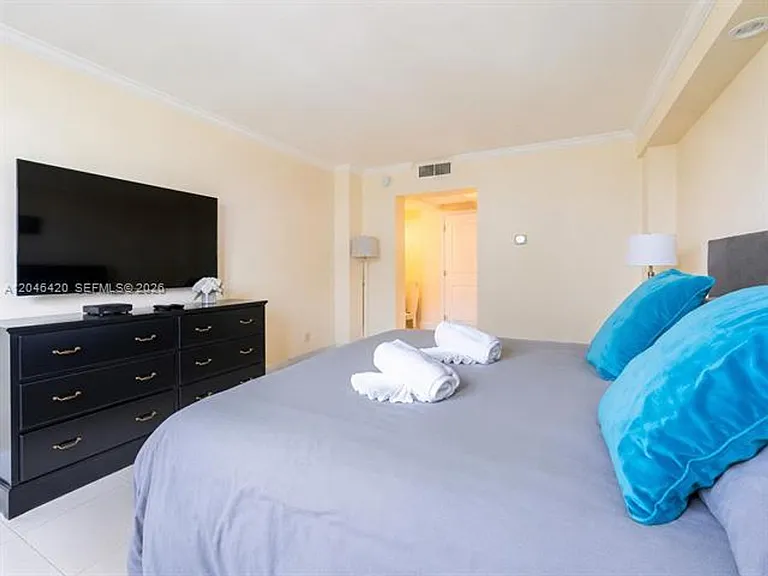 19370 Collins Ave #CU-716 — Photo 11