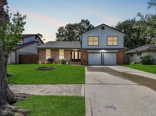 10822 Sagebluff Dr, Houston, TX 77089