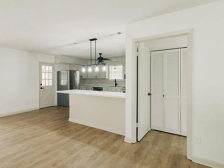4713 N Bolton Ave — Photo 11
