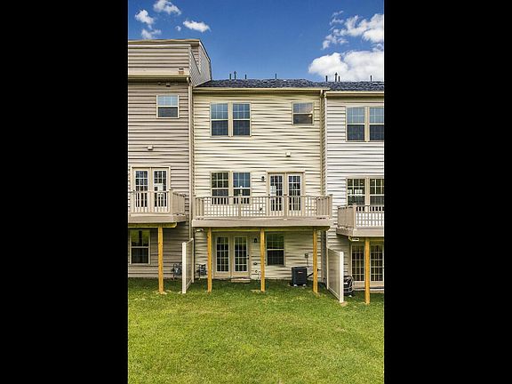 3rd image of 5783 Antwerp St