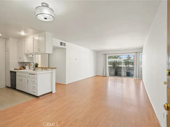 10240 Camarillo St APT 204, North Hollywood, CA 91602