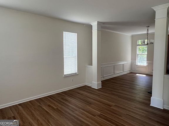 4th image of 421 Holland Springs Dr