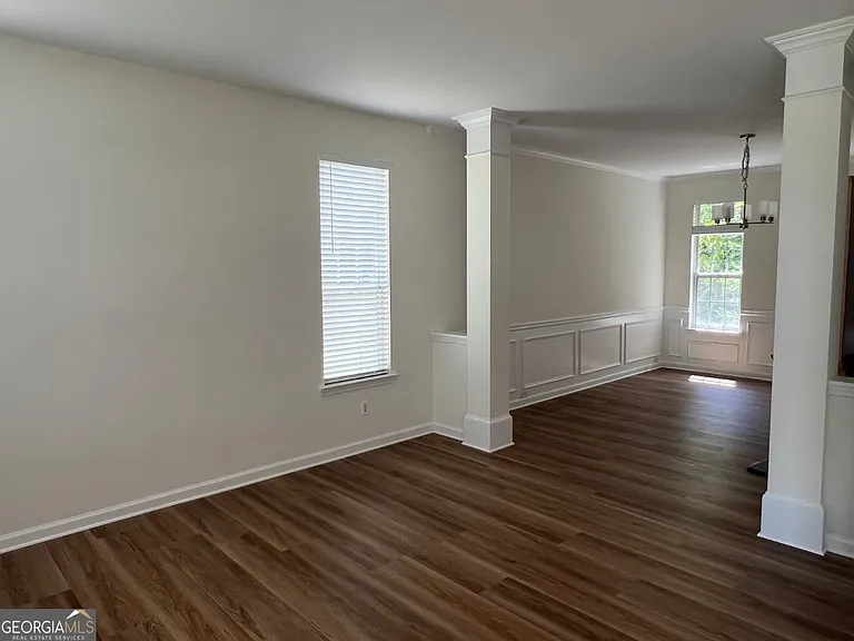 421 Holland Springs Dr — Photo 4